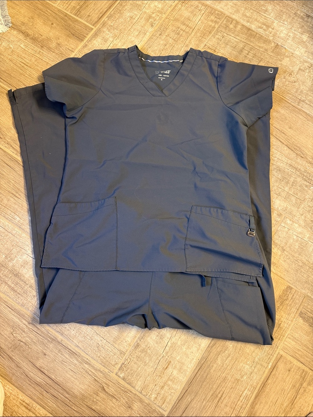 WonderWink Scrub Top & Pant Set, size M top, large tall bottoms
